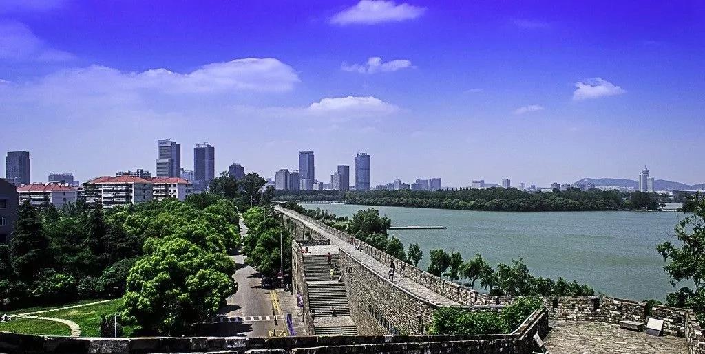 南京人文历史研学营：跟着诗词游南京 ——探访古都金陵 筑梦百年名校